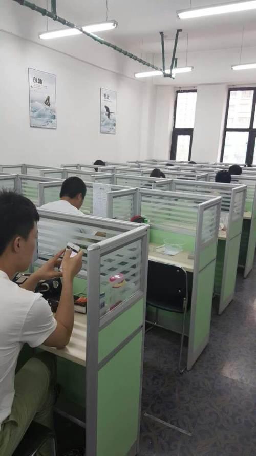 辦公隔斷轉(zhuǎn)讓 網(wǎng)絡(luò)銷(xiāo)售與客服類(lèi)公司的理想辦公解決方案